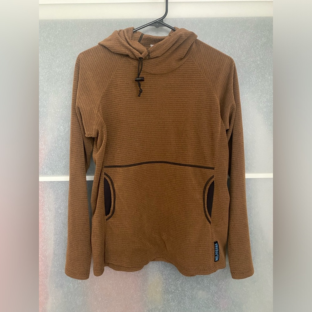 Mellanzana was pull over fleece